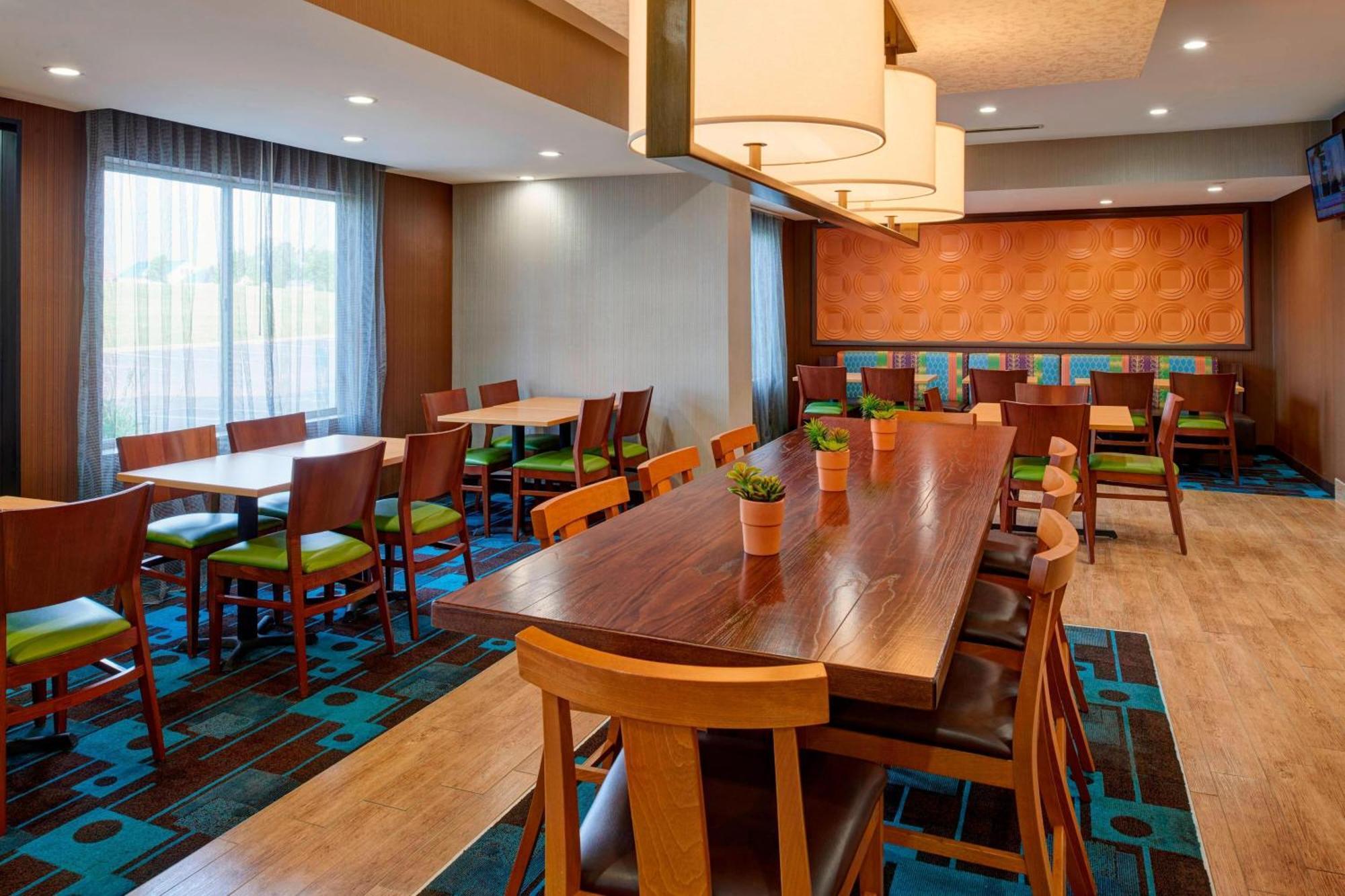 Fairfield Inn By Marriott Richmond New Paris Εξωτερικό φωτογραφία