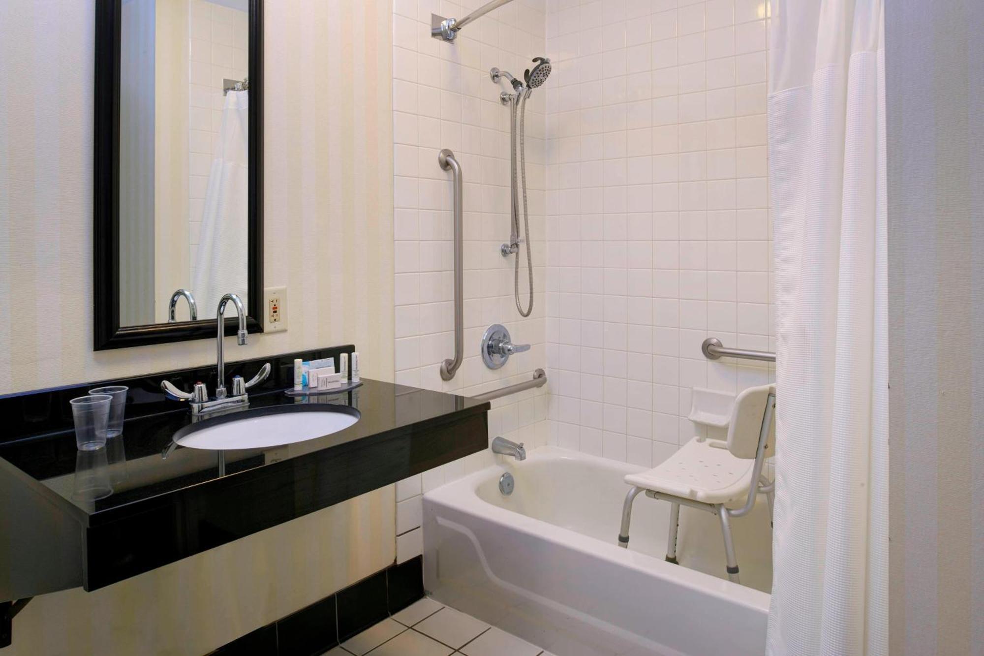 Fairfield Inn By Marriott Richmond New Paris Εξωτερικό φωτογραφία