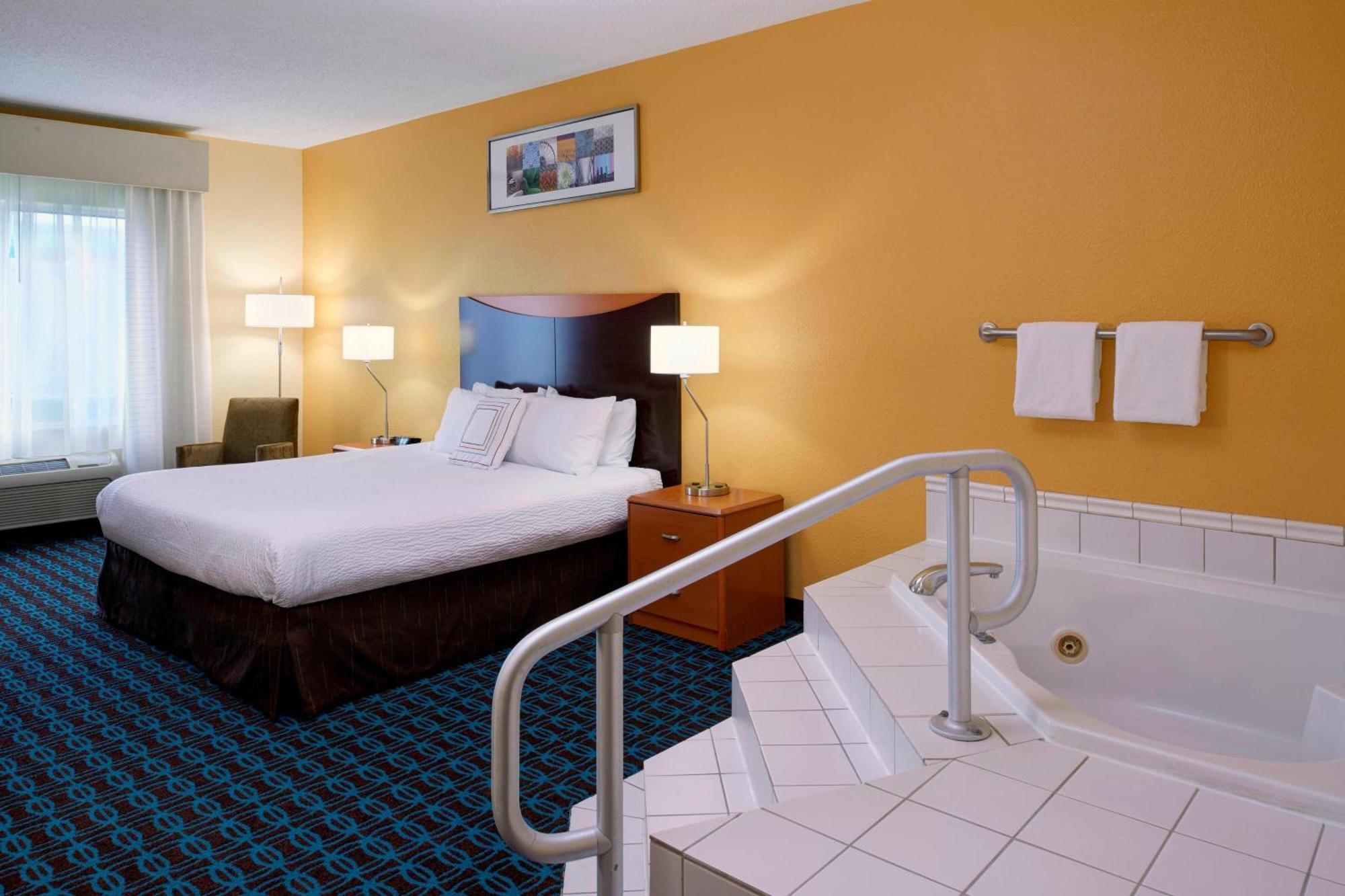 Fairfield Inn By Marriott Richmond New Paris Εξωτερικό φωτογραφία