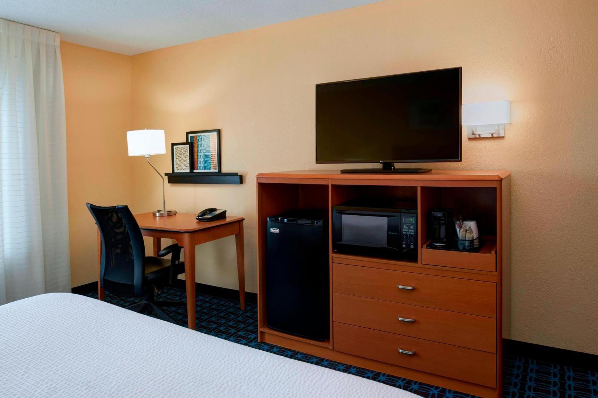 Fairfield Inn By Marriott Richmond New Paris Εξωτερικό φωτογραφία