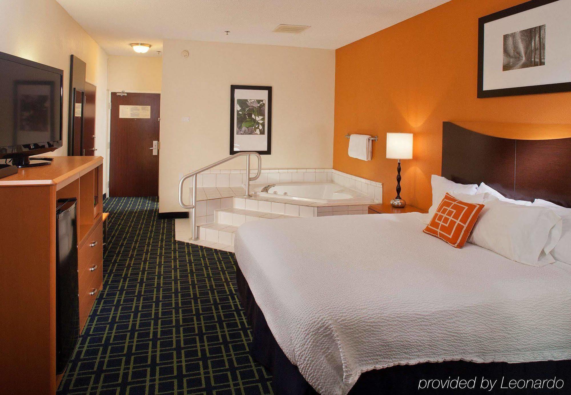 Fairfield Inn By Marriott Richmond New Paris Εξωτερικό φωτογραφία