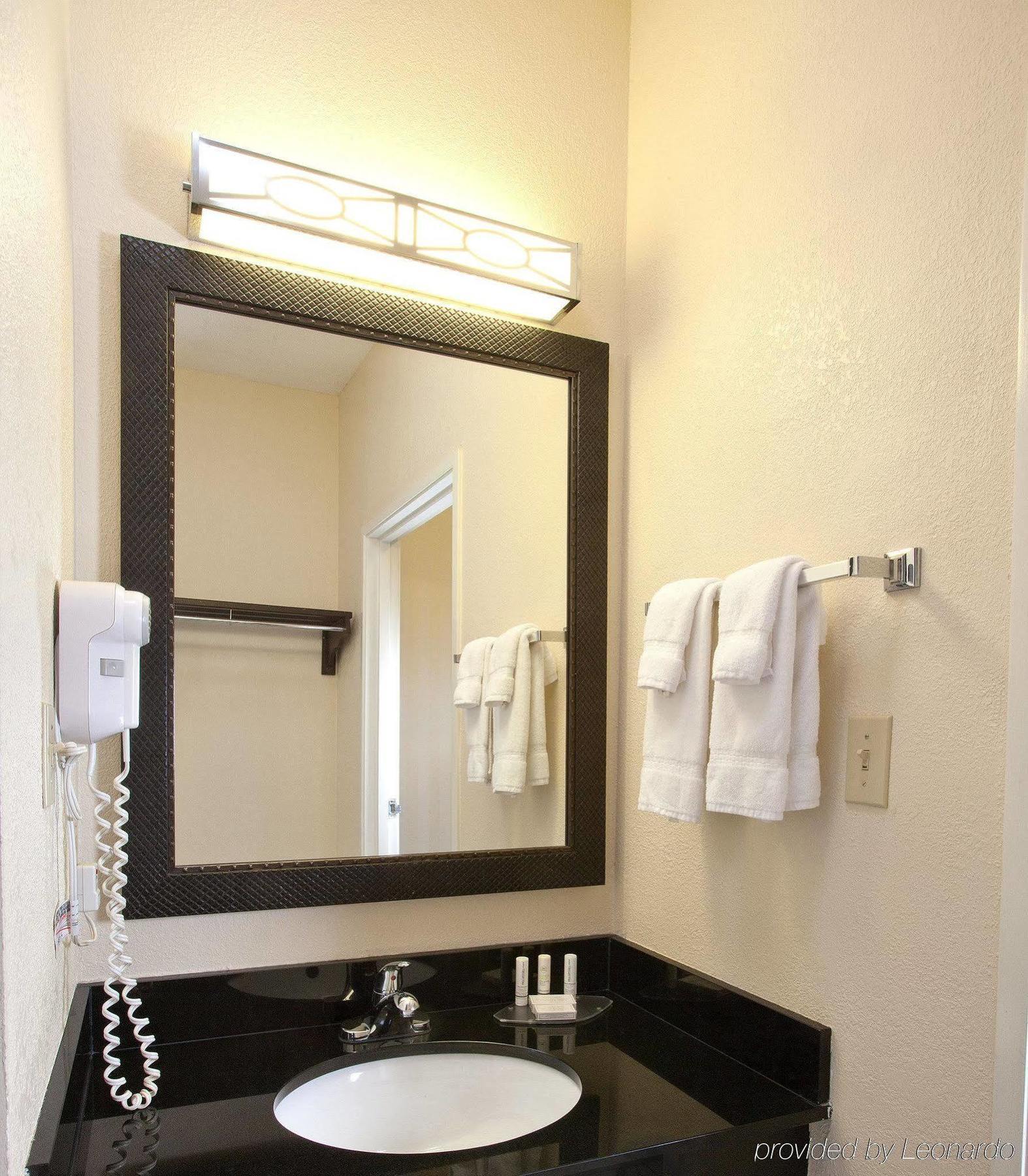 Fairfield Inn By Marriott Richmond New Paris Εξωτερικό φωτογραφία