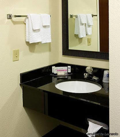 Fairfield Inn By Marriott Richmond New Paris Εξωτερικό φωτογραφία